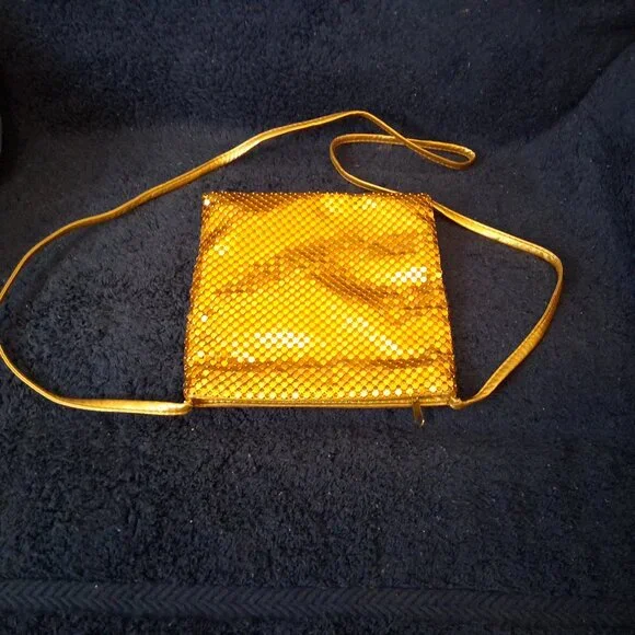 Shakira Vintage Gold Mesh Crossbody Evening Bag - Picture 8 of 12